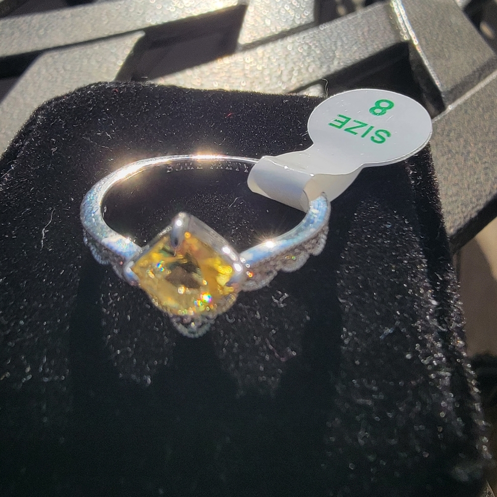 Bomb party lab created topaz size 8 ring